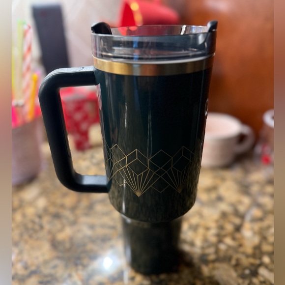 Stanley 40 oz- Forest Gloss Green with Gold Pattern - Picture 3 of 4